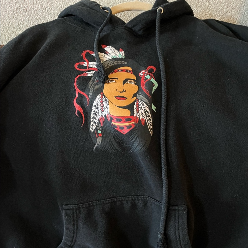 Connetic Native Hoodie, good condition.  Size XL